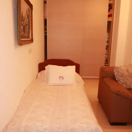 Valeon Three Sarandë