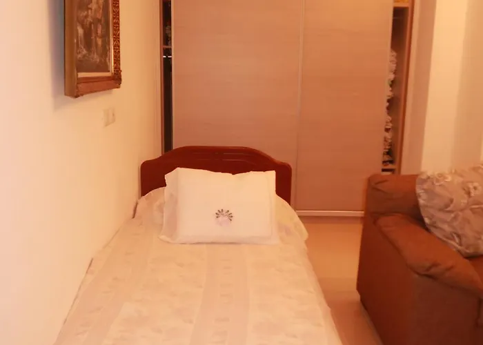 Valeon Three Sarandë