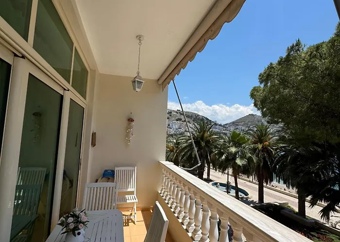 Valeon Three Apartament *